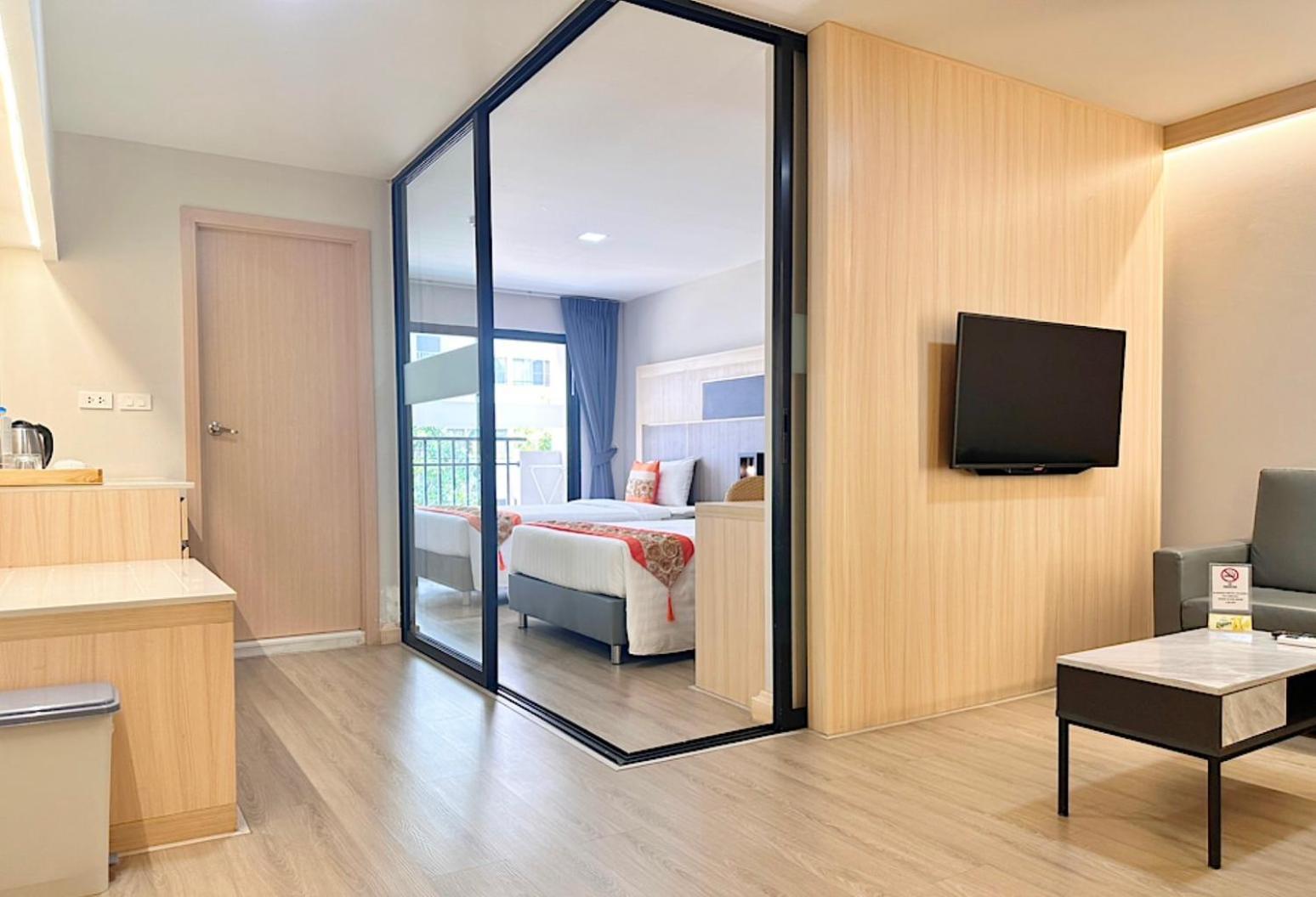 O2 Luxury Hotel Bang Phli Exterior photo
