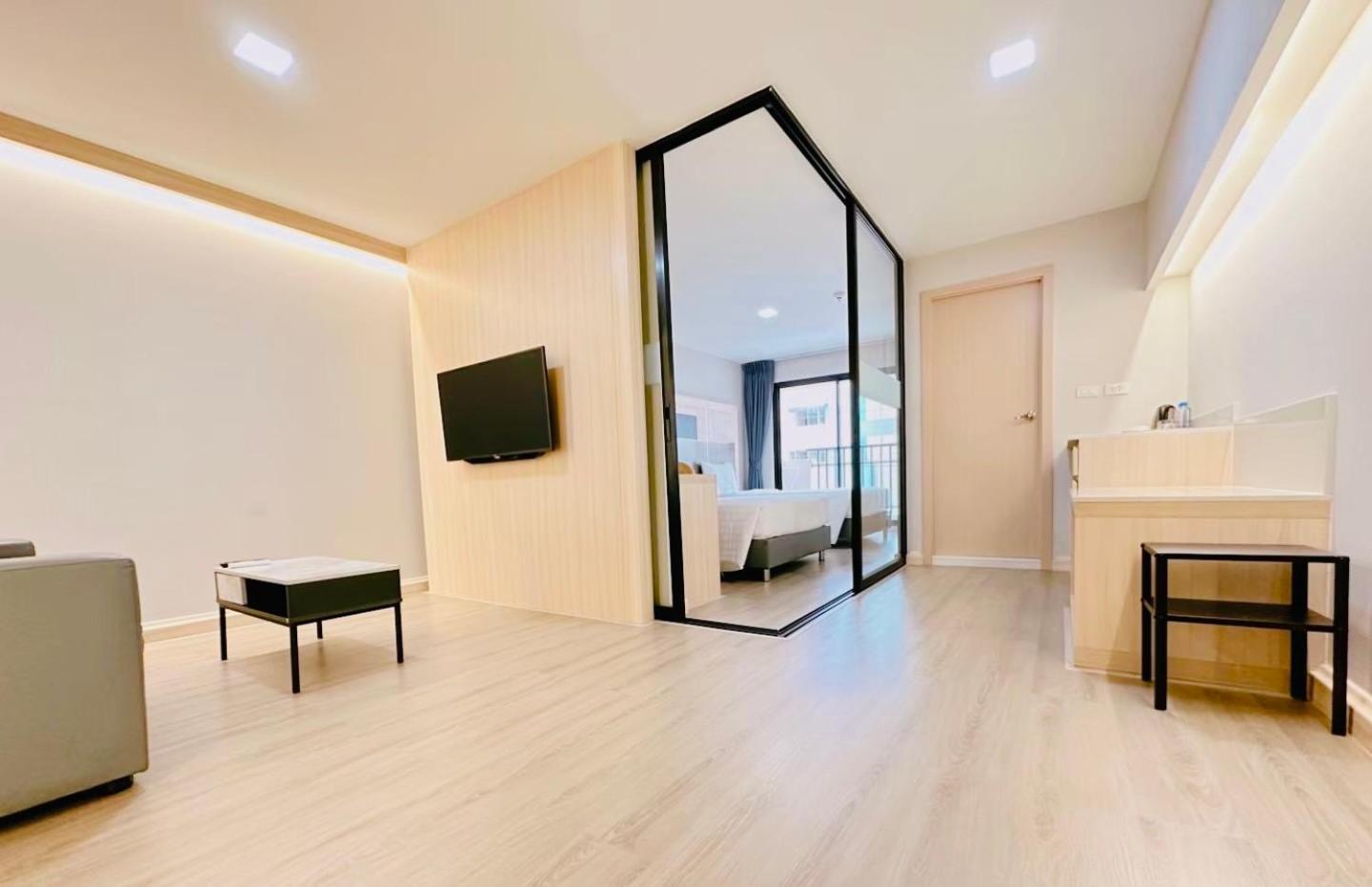 O2 Luxury Hotel Bang Phli Exterior photo