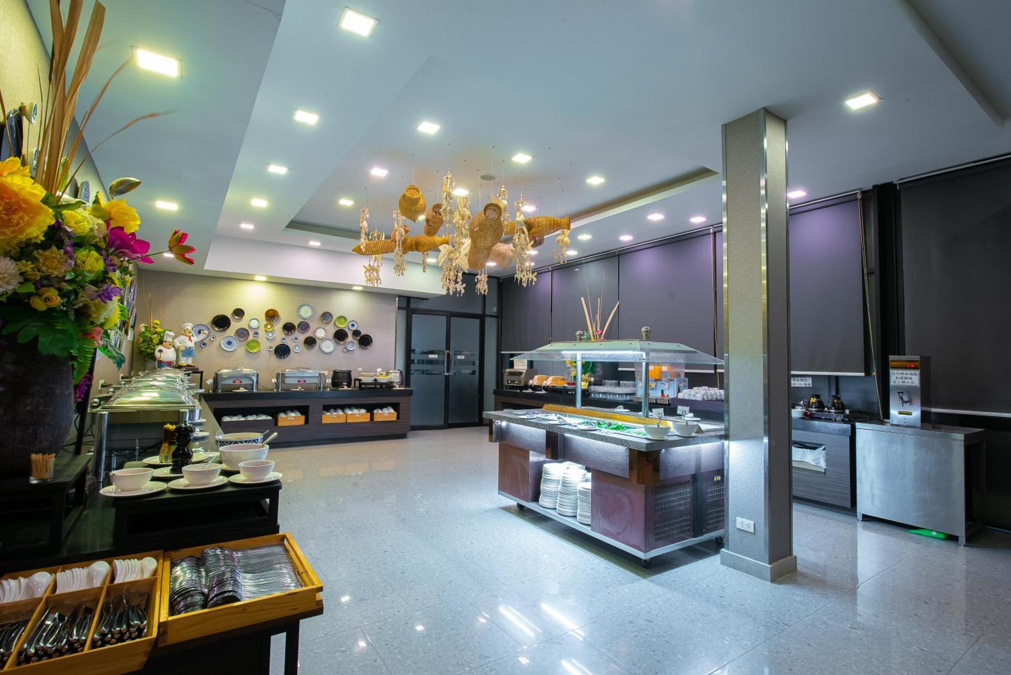 O2 Luxury Hotel Bang Phli Exterior photo