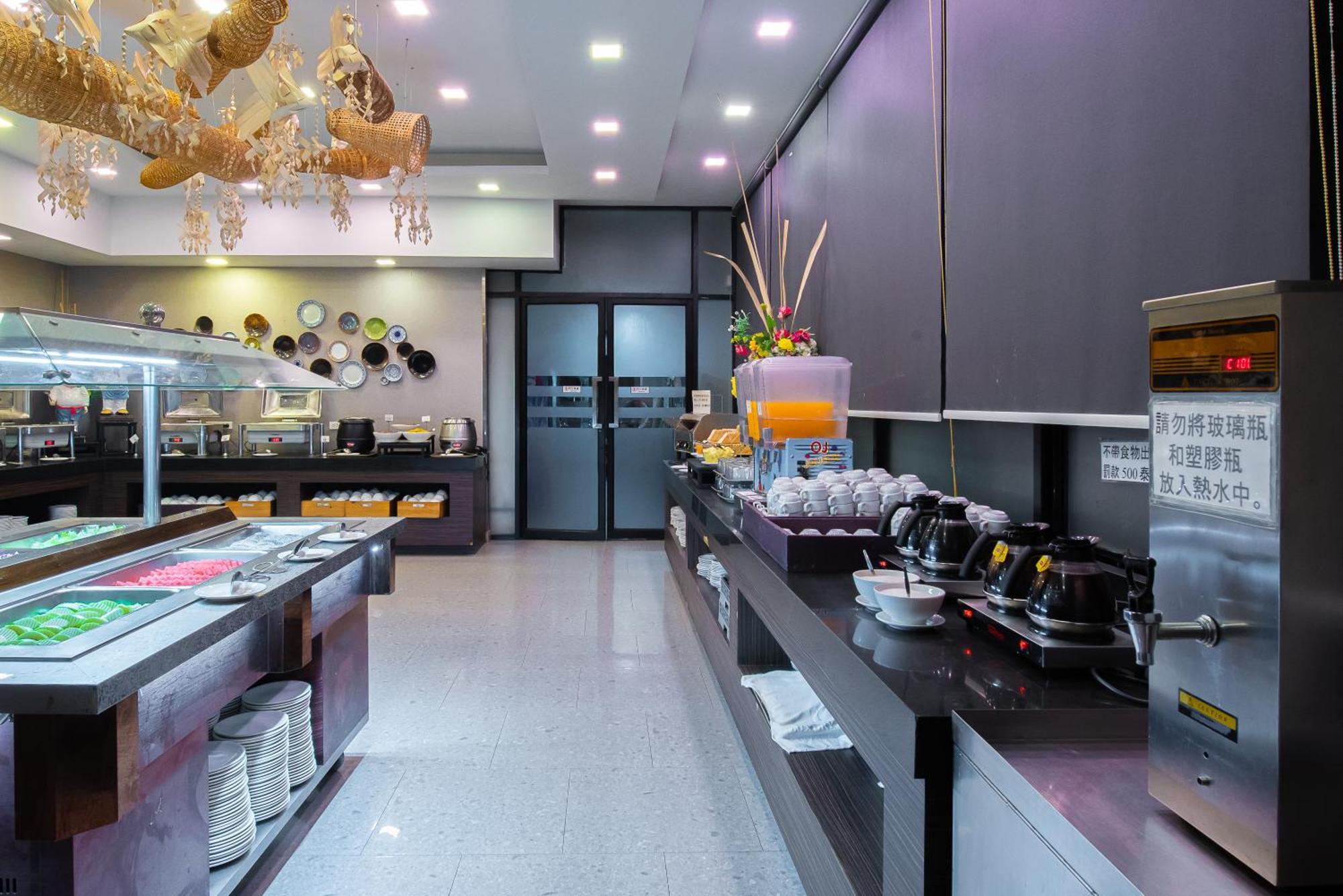 O2 Luxury Hotel Bang Phli Exterior photo